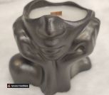 Свеча 'Мечтательница' с ароматом кожи и амбры