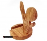 оригинальная-подставка-для-телефона-из-дуба